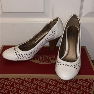 Life Stride memory foam heels size 7